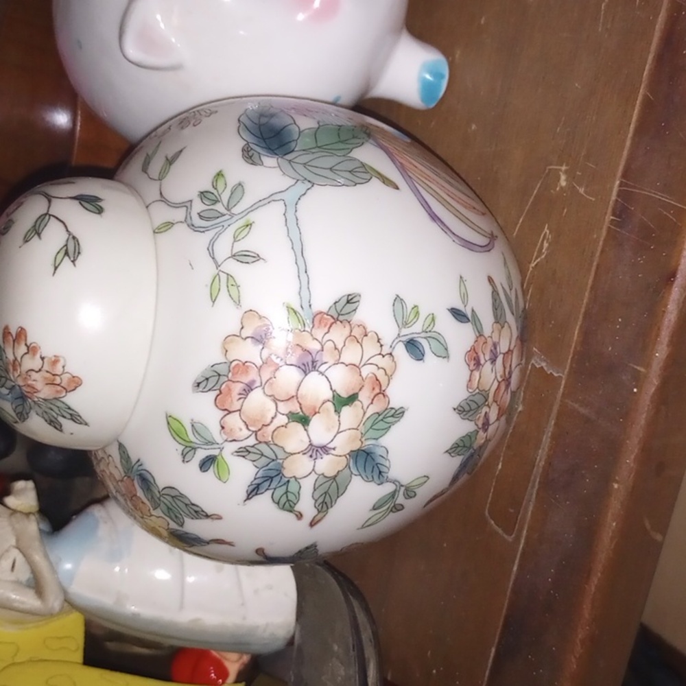 Decorative pottery